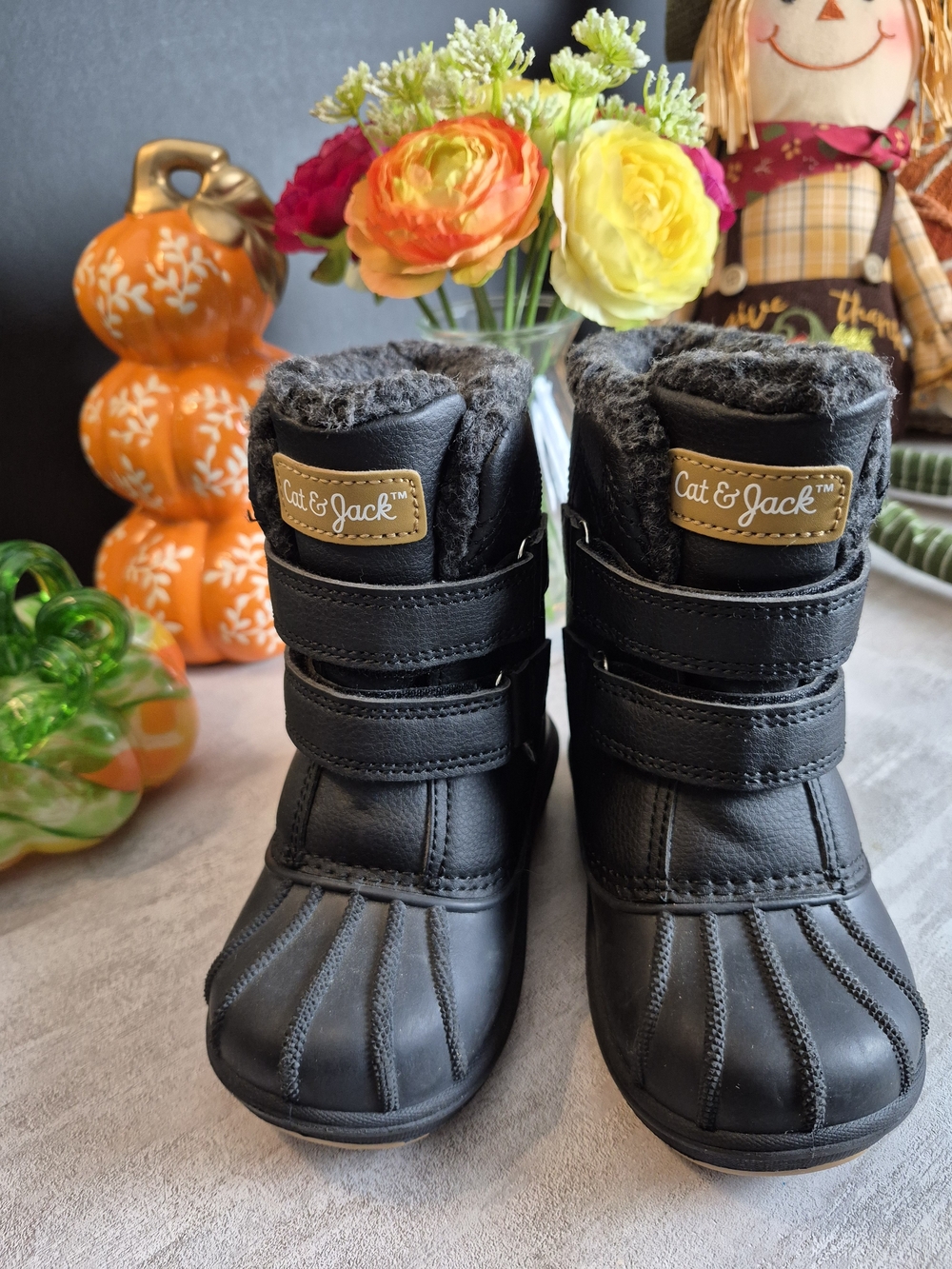 Cat & Jack Kids Black Winter Boots - Cozy Faux Fur Lined. Size 7